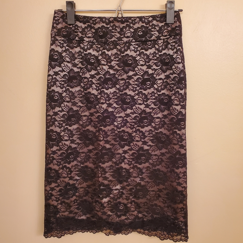 BANANA REPUBLIC black lace skirt SIZE 0